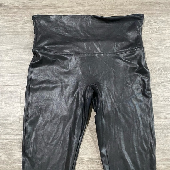 Spanx Faux Leather Moto Leggings Plus Size 1X Black - Picture 3 of 6